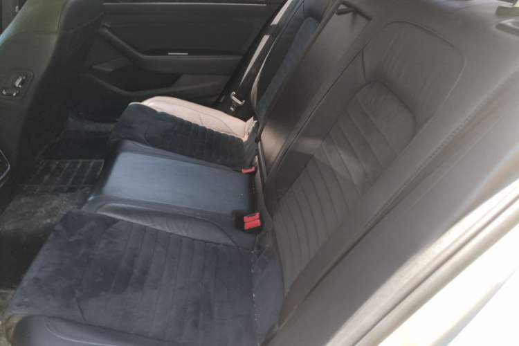 Used Volkswagen Magotan 2017 330TSI DSG Luxury Model Left Rear Seat