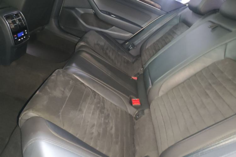 Used Volkswagen Magotan 2017 380TSI DSG Luxury Model Left Rear Seat