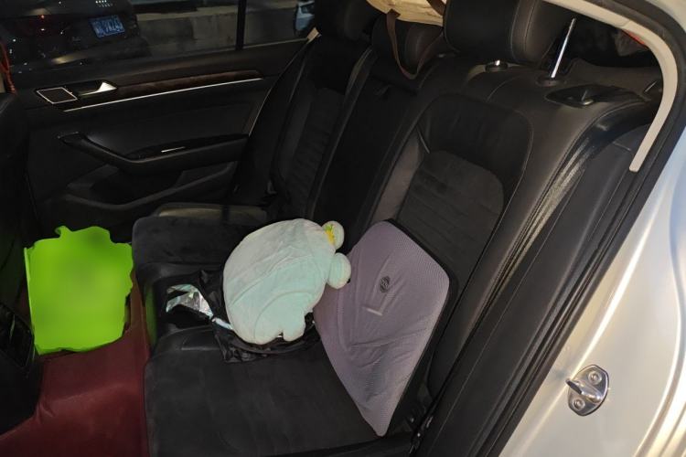 Used Volkswagen Magotan 2017 330TSI DSG Luxury Model Left Rear Seat