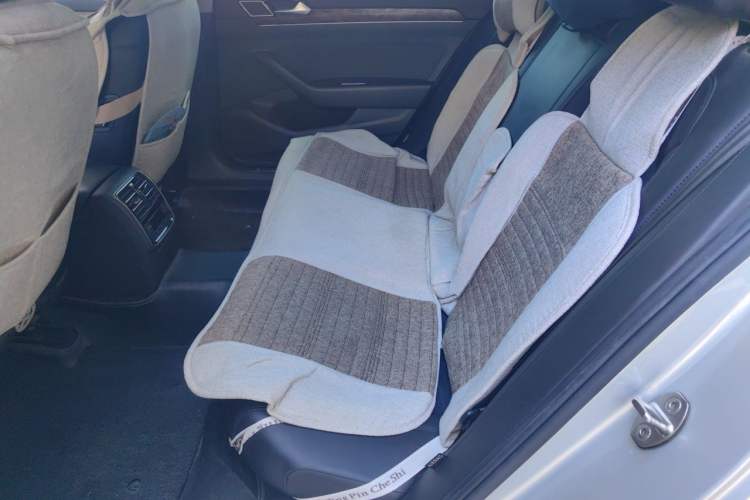 Used Volkswagen Magotan 2017 380TSI DSG Prestige Edition Left Rear Seat