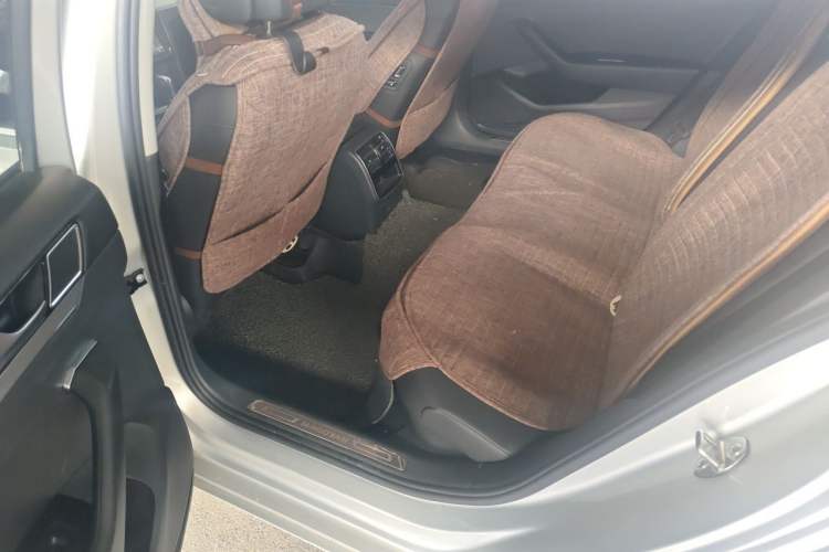 Used Volkswagen Magotan 2017 330TSI DSG Leading Model Left Rear Seat