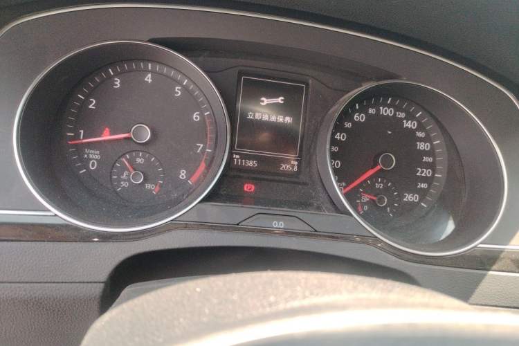 Used Volkswagen Magotan 2017 330TSI DSG Leading Model Odometer Close Up