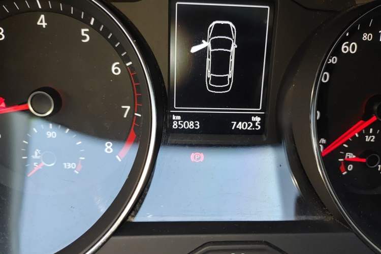 Used Volkswagen Magotan 2017 330TSI DSG Leading Model Odometer Close Up