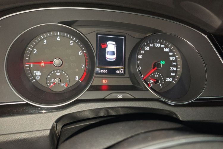 Used Volkswagen Magotan 2017 380TSI DSG Prestige Edition Odometer Close Up