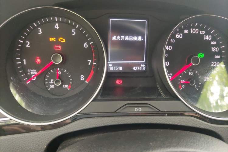 Used Volkswagen Magotan 2017 330TSI DSG Luxury Model Odometer Close Up
