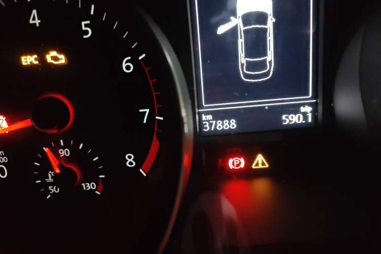 Used Volkswagen Magotan 2017 380TSI DSG Luxury Model Odometer Close Up