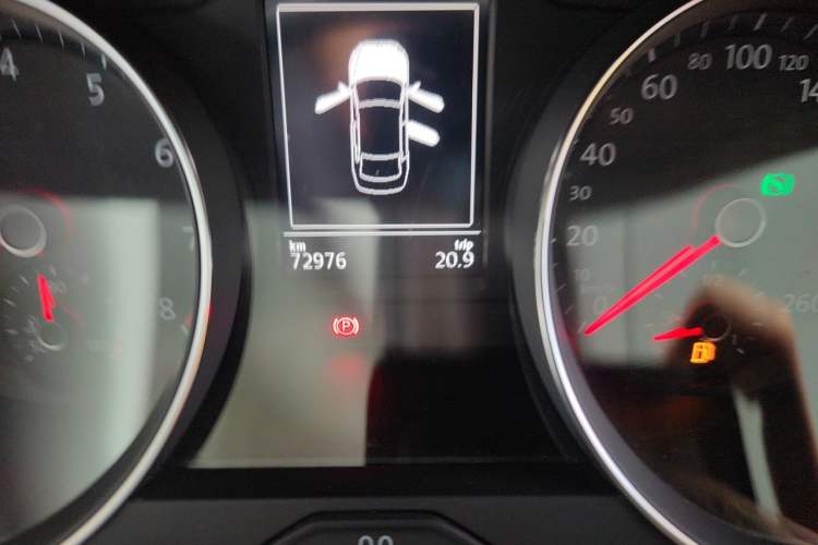 Used Volkswagen Magotan 2017 330TSI DSG Leading Model Odometer Close Up