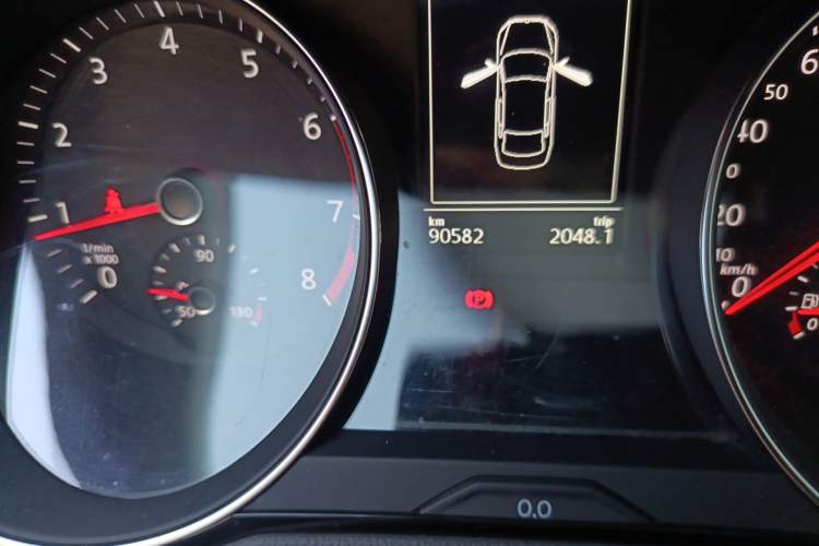 Used Volkswagen Magotan 2017 330TSI DSG Luxury Model Odometer Close Up