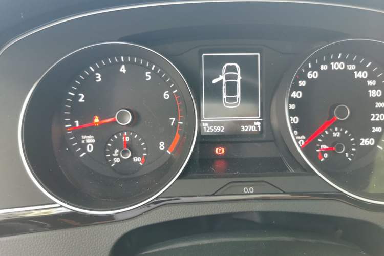 Used Volkswagen Magotan 2017 330TSI DSG Luxury Model Odometer Close Up