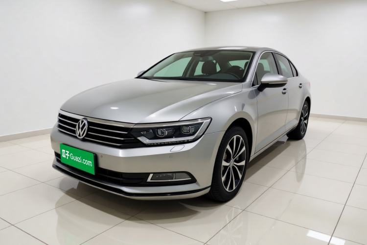 Used Volkswagen Magotan 2017 330TSI DSG Luxury Model Guazi used car, China used car export, Used car for sale, Used cars, Cheapest cars for sale