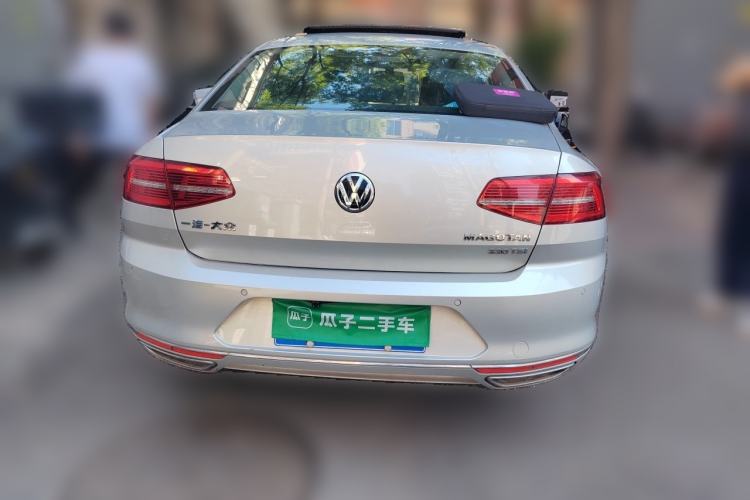 Used Volkswagen Magotan 2017 330TSI DSG Luxury Model Rear