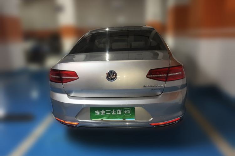 Used Volkswagen Magotan 2017 330TSI DSG Luxury Model Rear
