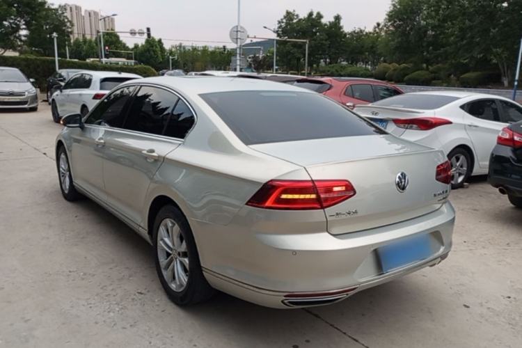 Used Volkswagen Magotan 2017 330TSI DSG Luxury Model Rear Left 45 Deg