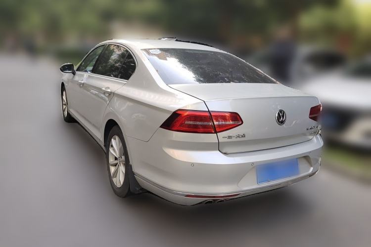 Used Volkswagen Magotan 2017 330TSI DSG Leading Model Rear Left 45 Deg