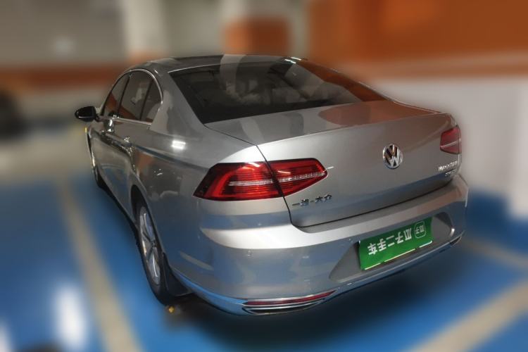 Used Volkswagen Magotan 2017 330TSI DSG Luxury Model Rear Left 45 Deg
