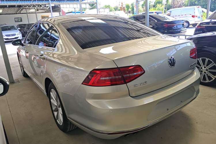 Used Volkswagen Magotan 2017 330TSI DSG Leading Model Rear Left 45 Deg