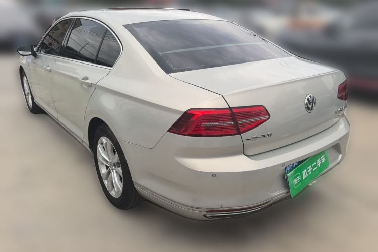 Used Volkswagen Magotan 2017 330TSI DSG Luxury Model Rear Left 45 Deg