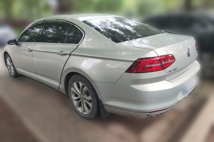 Used Volkswagen Magotan 2017 330TSI DSG Luxury Model Rear Left 45 Deg