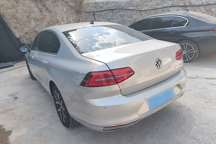 Used Volkswagen Magotan 2017 330TSI DSG Luxury Model Rear Left 45 Deg