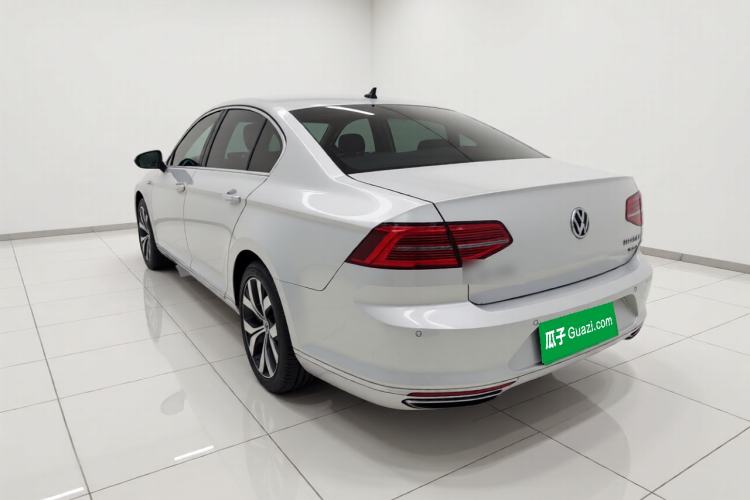 Used Volkswagen Magotan 2017 380TSI DSG Prestige Edition Rear Left 45 Deg
