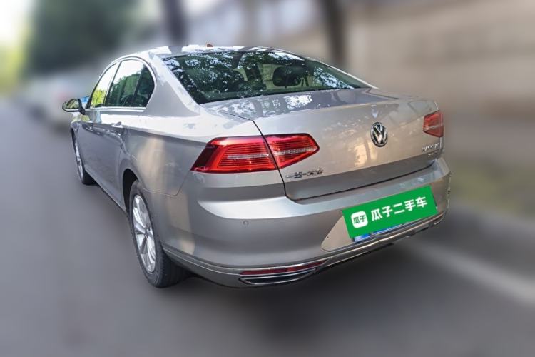 Used Volkswagen Magotan 2017 330TSI DSG Luxury Model Rear Left 45 Deg