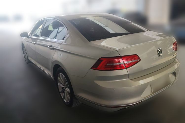 Used Volkswagen Magotan 2017 330TSI DSG Leading Model Rear Left 45 Deg