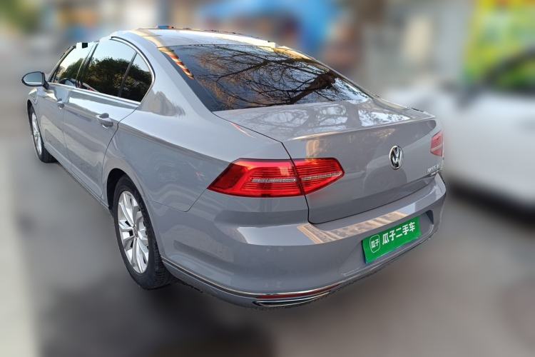 Used Volkswagen Magotan 2017 330TSI DSG Luxury Model Rear Left 45 Deg