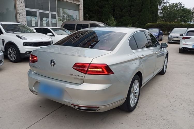 Used Volkswagen Magotan 2017 330TSI DSG Luxury Model Rear Right 45 Deg