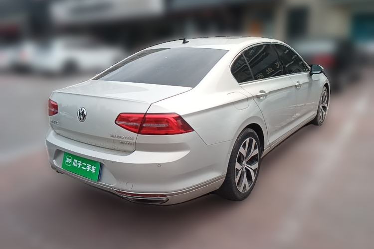 Used Volkswagen Magotan 2017 380TSI DSG Prestige Edition Rear Right 45 Deg
