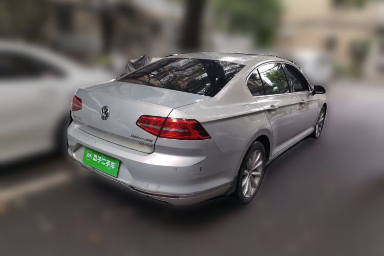 Used Volkswagen Magotan 2017 330TSI DSG Leading Model Rear Right 45 Deg