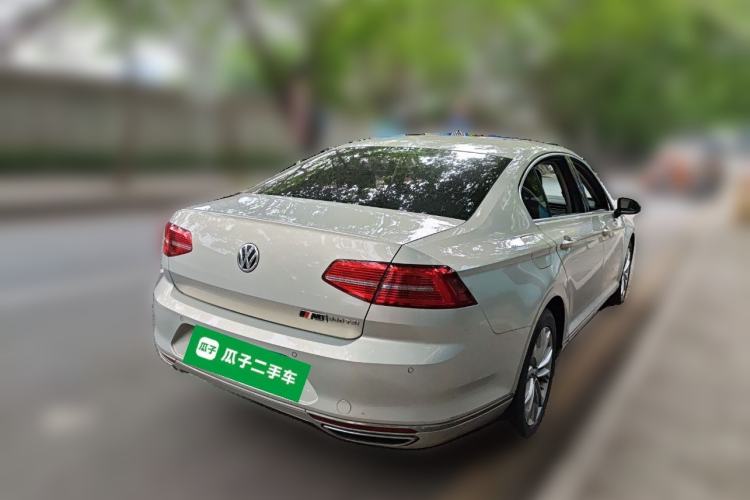 Used Volkswagen Magotan 2017 330TSI DSG Luxury Model Rear Right 45 Deg