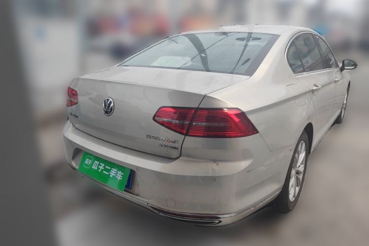 Used Volkswagen Magotan 2017 330TSI DSG Luxury Model Rear Right 45 Deg