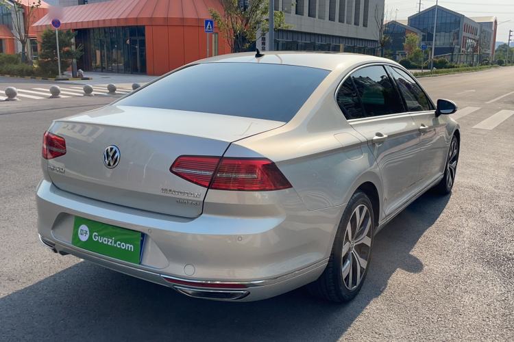 Used Volkswagen Magotan 2017 380TSI DSG Prestige Edition Rear Right 45 Deg