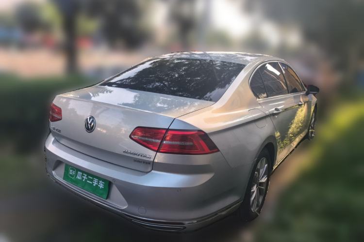 Used Volkswagen Magotan 2017 330TSI DSG Luxury Model Rear Right 45 Deg