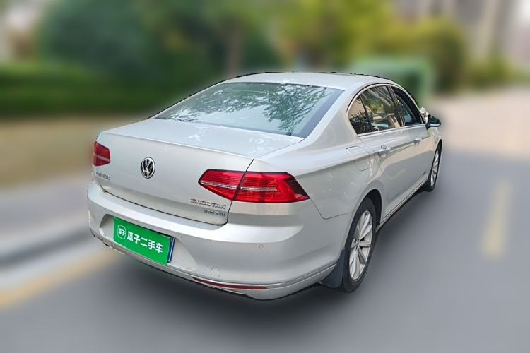 Used Volkswagen Magotan 2017 330TSI DSG Leading Model Rear Right 45 Deg