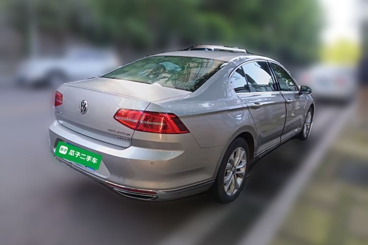 Used Volkswagen Magotan 2017 330TSI DSG Luxury Model Rear Right 45 Deg