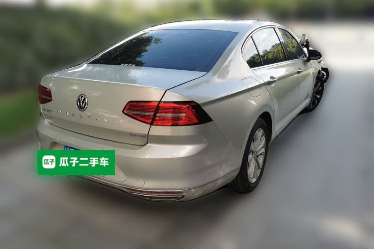 Used Volkswagen Magotan 2017 330TSI DSG Luxury Model Rear Right 45 Deg