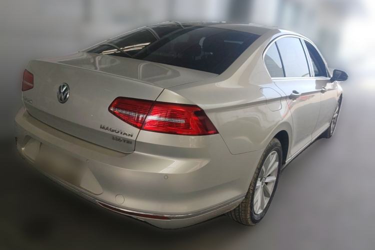 Used Volkswagen Magotan 2017 330TSI DSG Leading Model Rear Right 45 Deg