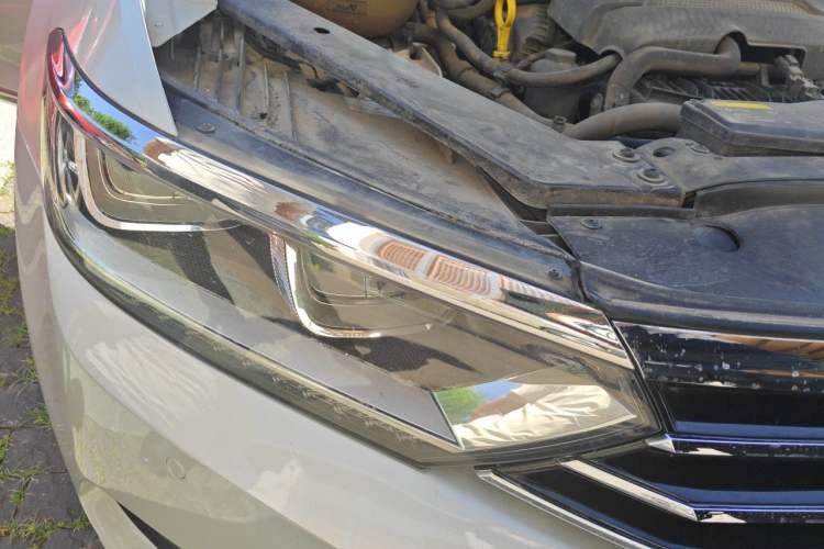 Used Volkswagen Magotan 2017 330TSI DSG Luxury Model Right Front Headlight