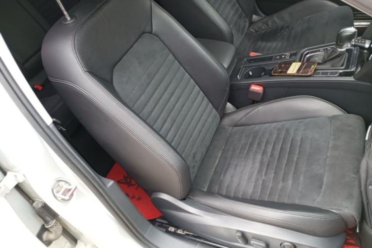 Used Volkswagen Magotan 2017 330TSI DSG Luxury Model Right Front Seat