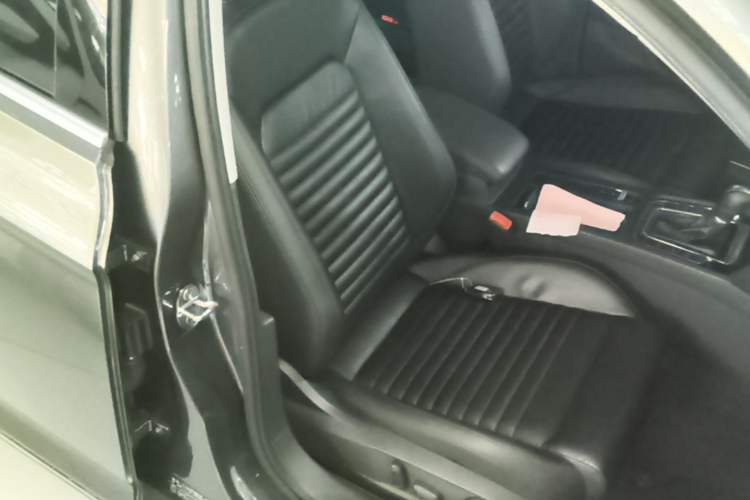 Used Volkswagen Magotan 2017 330TSI DSG Leading Model Right Front Seat