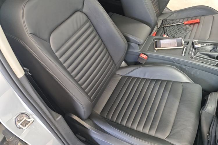 Used Volkswagen Magotan 2017 330TSI DSG Leading Model Right Front Seat
