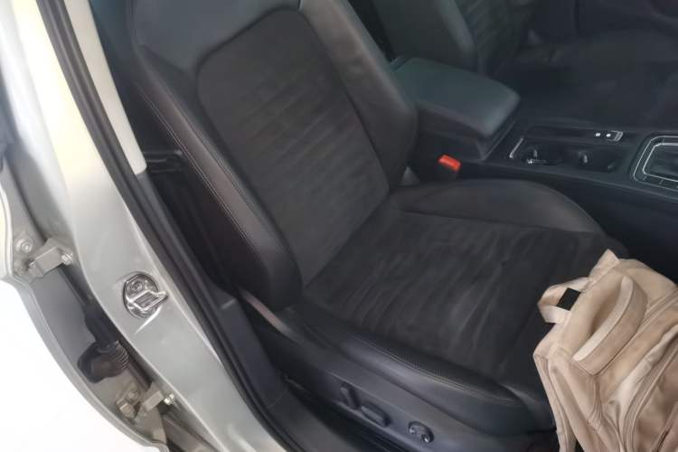 Used Volkswagen Magotan 2017 330TSI DSG Luxury Model Right Front Seat