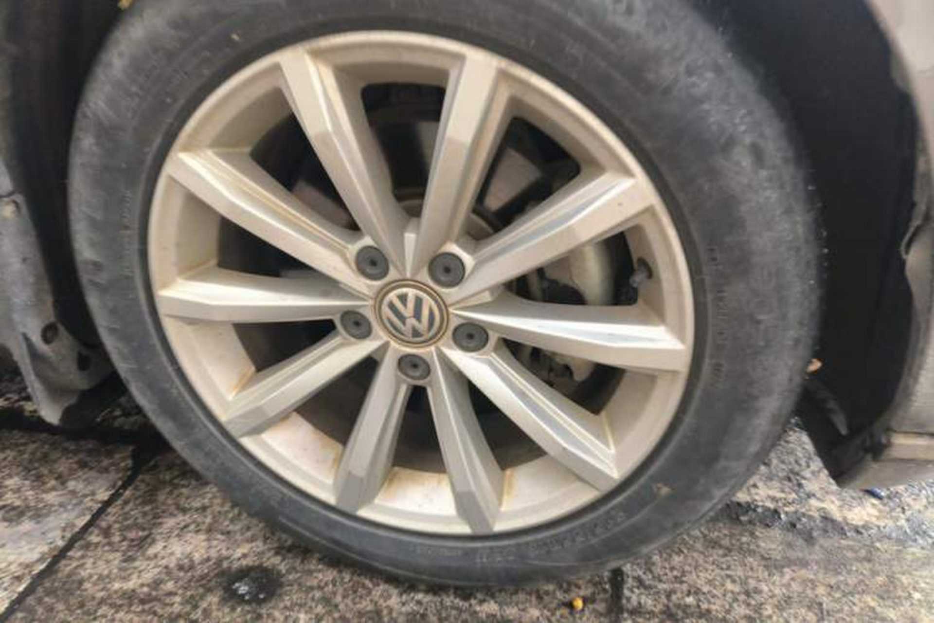 Used Volkswagen Magotan 2017 330TSI DSG Leading Model Right Front Wheel Hub
