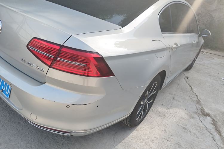 Used Volkswagen Magotan 2017 330TSI DSG Luxury Model Right Rear Taillight