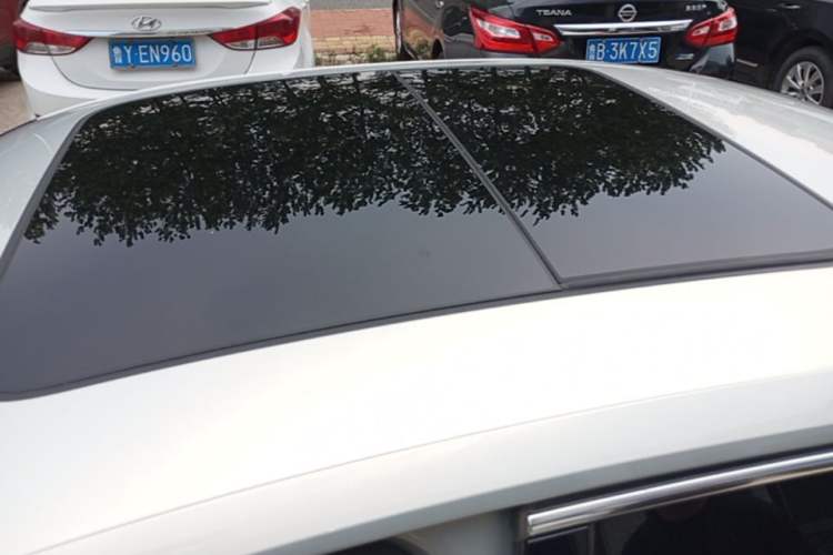 Used Volkswagen Magotan 2017 330TSI DSG Luxury Model Roof