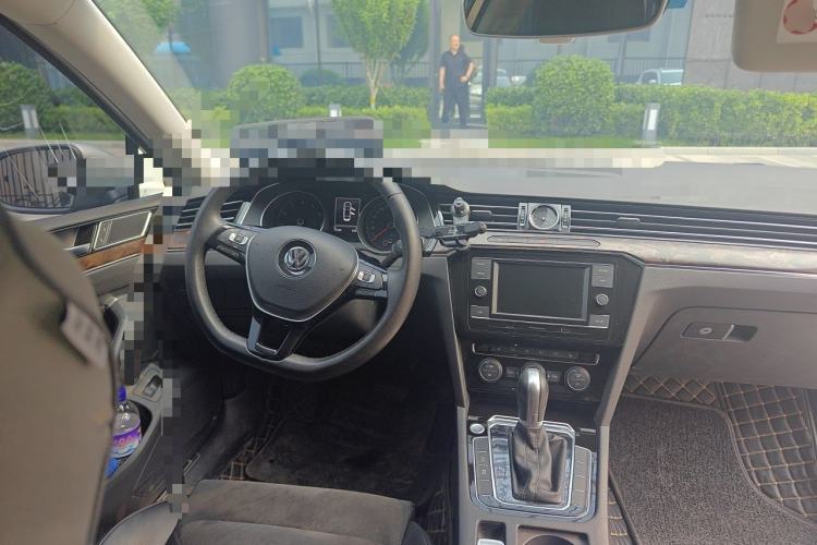Used Volkswagen Magotan 2017 330TSI DSG Luxury Model Steering Wheel