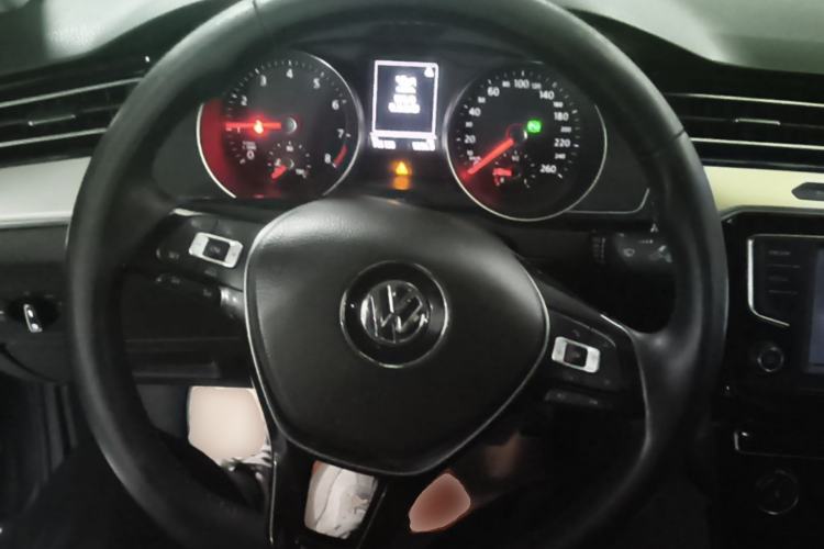 Used Volkswagen Magotan 2017 330TSI DSG Leading Model Steering Wheel