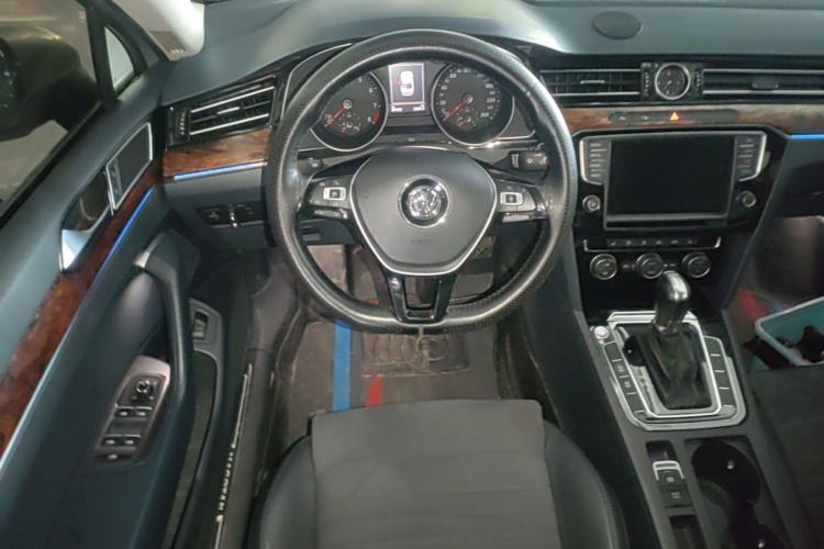 Used Volkswagen Magotan 2017 330TSI DSG Luxury Model Steering Wheel
