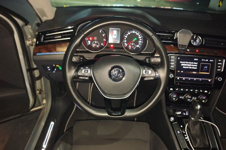Used Volkswagen Magotan 2017 380TSI DSG Prestige Edition Steering Wheel